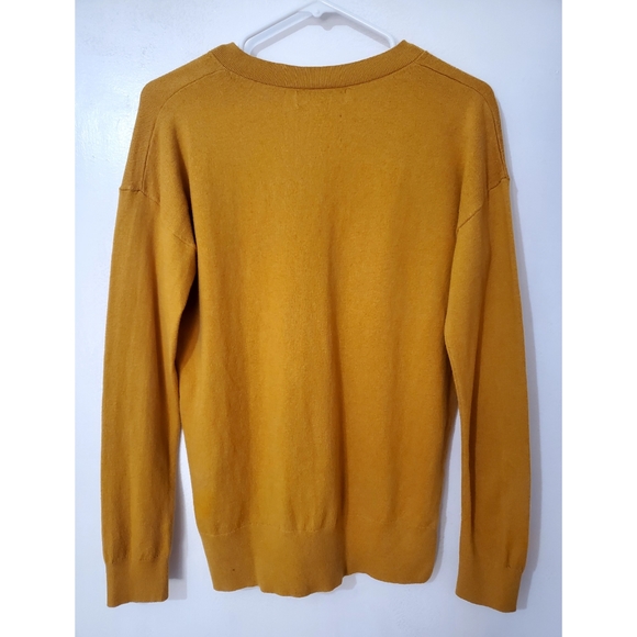 Banana Republic V Neck Sweater - Picture 5 of 5